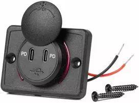 Kvadratinis atsparus vandeniui telefono įkroviklis su raudonu LED apšvietimu, 2x USB-C, 12/24V – AMIO-04232