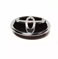 TOYOTA YARIS XP150 priekinės radiatoriaus grotelės emblema originali 7531102140