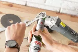 Raktinis butelių atidarytuvas