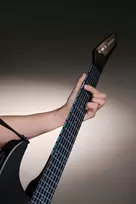 Golden Guitar Skaitmeninė daugiafunkcinė elektrinė gitara MIDI LED Aeroband AG01 balta
