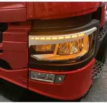 Priekinų žibintų apdaila Scania S/R 2016- LED reflekt., 1444014S22