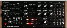 MOOG Labyrinth - pusiau modulinis analoginis sintezatorius
