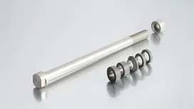 Tacx E-Thru ašis klasikiniams treniruokliams 12 mm x 1