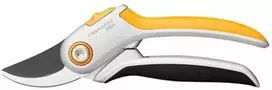 Fiskars Plus™ metalinis sekatorius prasilenkiančiais ašmenimis (P531)