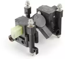 BMW E53 priekinis elektromagnetinio vožtuvo blokas originalus 37246779713