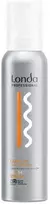 „Londa“ profesionalios garbanos su „Curl Mousse Waves“ formavimu
