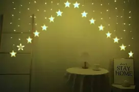 Lempučių užuolaida Žvaigždės 136 LED, šaltai balta