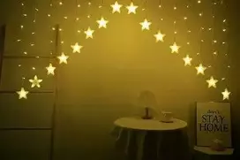 Lempučių užuolaida Žvaigždės 136 LED, šiltai balta