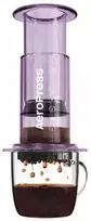 AeroPress – skaidrios violetinės spalvos kavos virimo aparatas