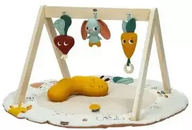 Tiny Love Gimnastyka/mata edukacyjna su drewnianym stojakiem - Garden of Adventures