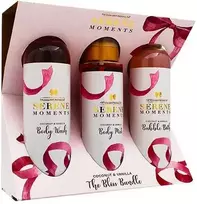 „The Indulgent Bathing Co. Serene Moments“ dovanų rinkinys dušo želei 240 ml + vonios putoms 240 ml + kūno purškikliui 200 ml