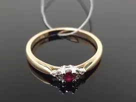 Best Diamonds Auksinis žiedas su briliantais ir rubinu