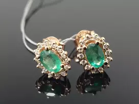 Best Diamonds Auksiniai auskarai su briliantais ir smaragdais
