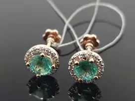 Best Diamonds Auksiniai auskarai su briliantais ir smaragdais