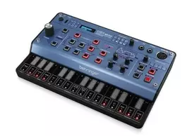 Behringer CZ-1 MINI Analoginis sintezatorius