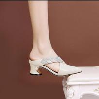 Hot Selling Modern Fashion Summer Woman High Heels Single New Pointy Black and White High Heels for Women 34