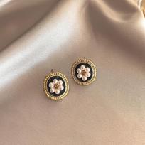 Five Pairs of Retro Hong Kong Style Wine Red  Stud Earrings Femal Temperament High-end Love Pearl  Geometric Jewelry Set CHINA
