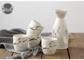 Japanese Sake and Baijiu Set: Small Decanter with Shot Glasses for Whiskey and Drinks