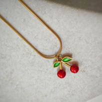Cherry Pendant Necklace: Non-fading Titanium Steel Choker with Drip Oil Finish, Fashionable Short Clavicle Chain for Women auksas