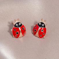 Charming Ladybug Earrings: Adorable Cartoon Insect Design, Water Drill Accents, Zinc Alloy Construction for Daily Wear raudona