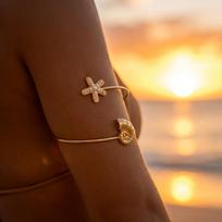 Simple Imitation Pearls Starfish Upper Arm Bracelet for Women Fashion Asymmetric Starfish Conch Armlet Summer Beach Jewelry Gift