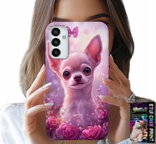 Etui Do Samsung Galaxy M23 - Słodka Chihuahua Na Różowym Tle Kwiatami