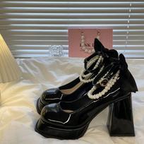 WD word with large size Mary Jane shoes women's 2025 spring new white wedding shoes French waterproof table thick heel small leather 35