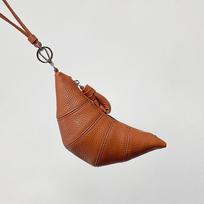 LE Natūralios Odos Mini Kruasano Ausinių ir Messengerio Rankinė - Moteriška Avies Odos Koldūnų ir Raktų Laikiklis. 21cm x 2.5cm x 9cm