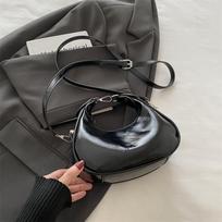 2025 new fashion crescent moon texture messenger bag niche design handbag casual simple temperament shoulder bag juoda