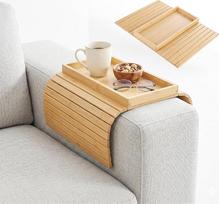 Bambus Sofa Armlehnen Tablett Faltbar, Rutschfestes Couch Armlehnen Tablett mit Getränkehalter, Sofatablett für Snacks Tasse Handy Fernbedienung, Flexibles Sofa Armlehne Tablett aus Natürlichem Bambus