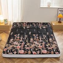 MAXYOYOYO Futon čiužinys, paminkštintas japoniškas grindų čiužinys, dygsniuotas lovos čiužinys, itin storas sulankstomas miegamasis kilimėlis, kvėpuojantis grindų gultas, svečių lova stovyklavimui (juoda gėlė, 135 x 190 cm)