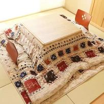"Kotatsu" stalas Baltas gėlių modelis Tatami kavos staliukas "Kotatsu" kvadratinis 4 dalių rinkinys Šildymas "Kotatsu" gyvenamajame kambaryje žiemą