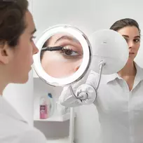 InnovaGoods kosmetinis veidrodis LED didinamasis veidrodis su lanksčia rankena ir siurbtuku