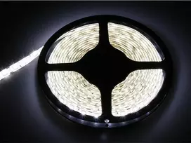 Blow Šaltai balta LED juosta 5050 5m/300proof