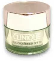 Clinique Superdefense Moisturizing Day Paakių kremas SPF 20, 15 ml