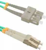 Qoltec Optinio pluošto kabelis LC/UPC - SC/UPC OM4 2m