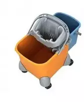 Plastikinis vežimėlis su nugrežėju ir ratukais (20l)