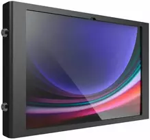 „Stojak Compulocks“ „Compulocks Galaxy Tab S9 Ultra 14.6" Apex Enclosure Wall Mount“ – nešiojamas dėklas, atvira priekinė/galinė kamera ir jutikliai – planšetiniam kompiuteriui – užrakinamas – metalinis rėmas – Juodas – tvirtinamas prie grindų stovo – skirtas „Samsung Galaxy Tab“