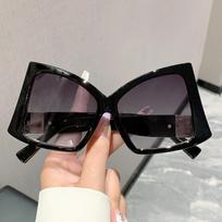 Big Frame Luxury Designer Butterfly Sun Glasses For Ladies For Female Stylish Vintage Sun Glasses Punk Shades Travel Eyeglasses