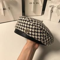 Little Fragrance Houndstooth Beret Moteriška Didžiosios Britanijos retro aštuonkampė kepurė Korėjos mados dailininkė Beretė juoda