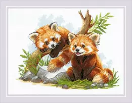 Riolis Kryželiu siuvinėjimo rinkinys Raudonosios pandos jaunikliai 40x30 SR2257