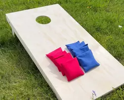 Cornhole žaidimo lenta su 8 maišeliais