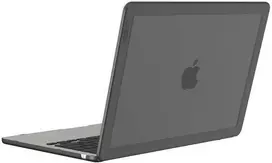 „Incase Edge Hardshell Case“ – dėklas, skirtas „MacBook Air 13 M3“ (2024) / M2 (2022) (juodas)