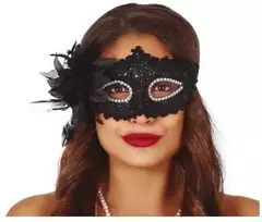 Fiesta Juoda puskaukė su gėle