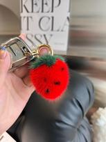 Mini Cute Strawberry Real Mink Fur Key Chains Plush Ball Toy Women's Bag Charm Ornaments Car Keyring Trinkets Cell Phone Pendant 6 cm