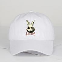 “Late Hare” Cute Bunny Baseball Cap Playful Retro Style Perfect for Daily Commutes & Outdoor Walks Animal Lovers & Holiday Gifts balta