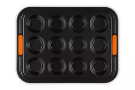 „Le Creuset“ kepimo formelė keksams iš anglies plieno su nelipnia danga, 12 vnt. (46058000010000)