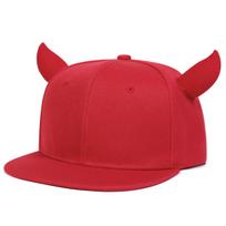 Unisex Horns Snapback Hip-hop Hats Spring and Autumn Outdoor Adjustable Casual Baseball Caps Sunscreen Hat raudona