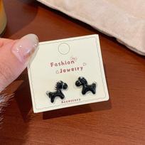 Retro Drip Oil Black Red Pony Ear Nails Simple Elegant Cartoon Earrings Ear Studs Cute Sweet Jewelry Accessories New Year Gifts juoda