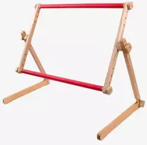 luca S Universalus siuvinėjimo stovas 35×48 cm – stabilus ir reguliuojamas